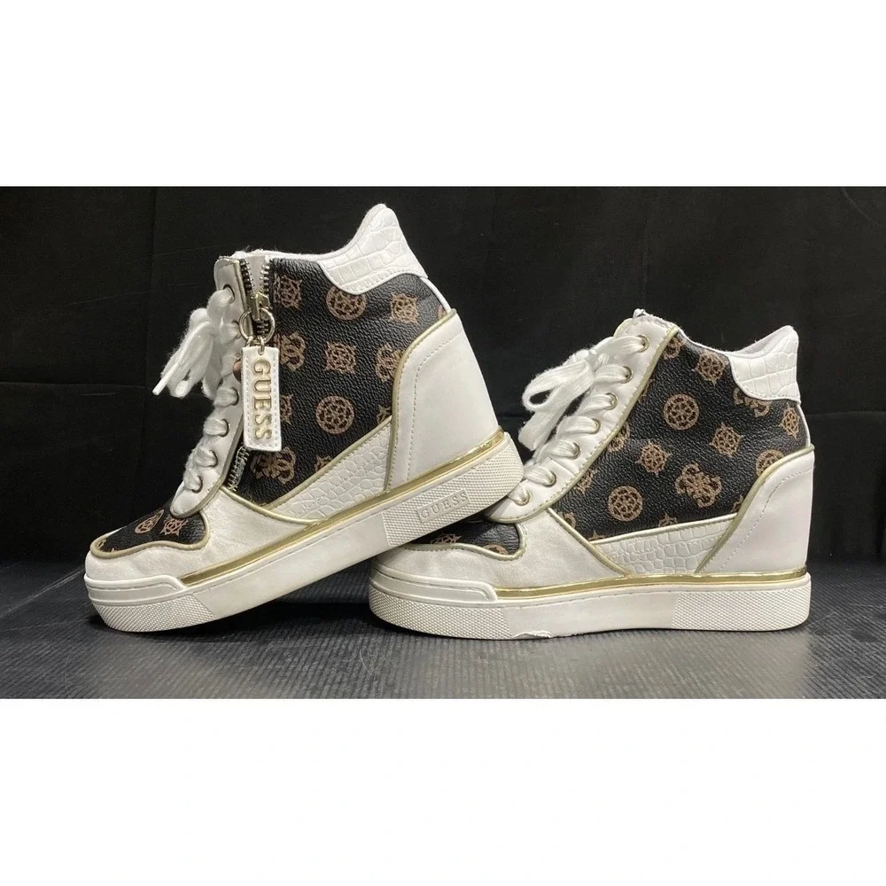 Guess 🤎🖤💛Wedge Heel Sneakers White Leather Gold Trim Monogram‎ Logo Size 5 US